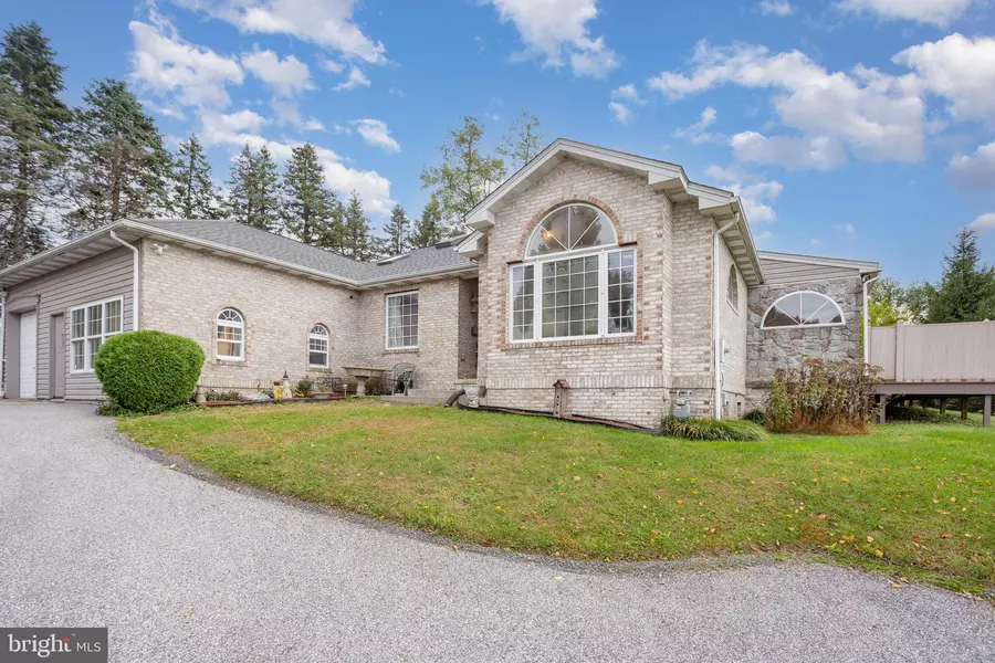 950 CAPE HORN RD, York, PA 17402