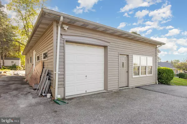 York, PA 17402,950 CAPE HORN RD