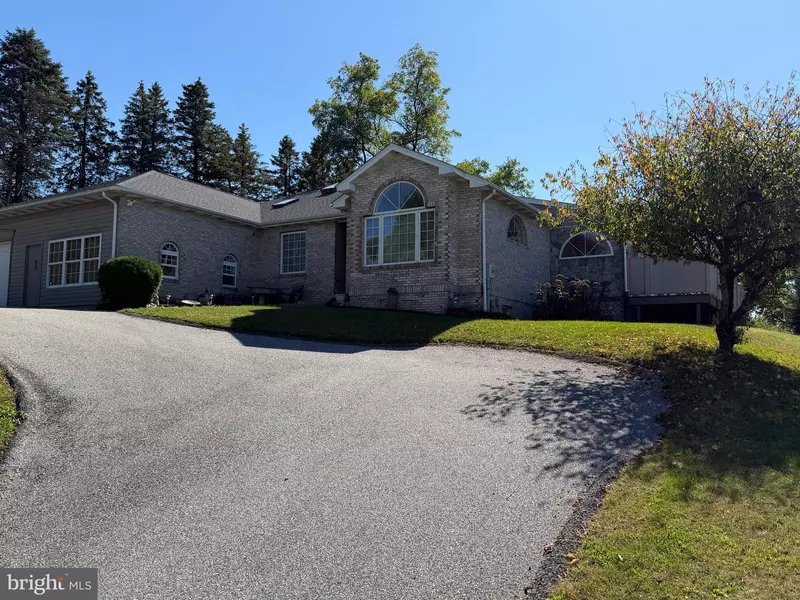 950 CAPE HORN RD, York, PA 17402