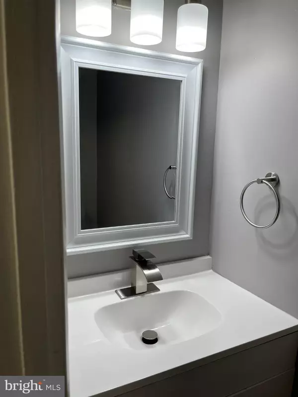 Ellicott City, MD 21043,8523 PINE RUN CT