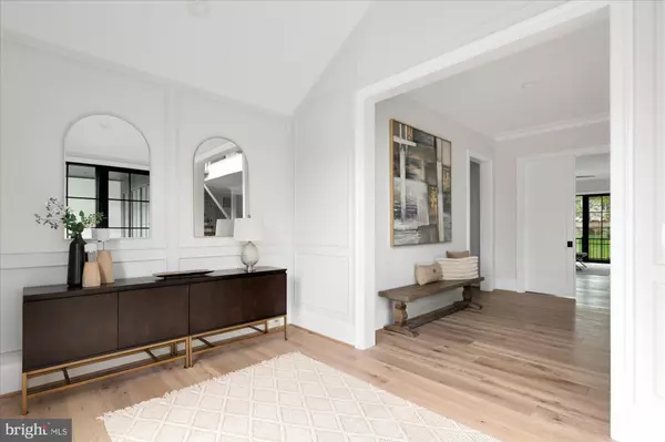 Mclean, VA 22101,1446 COLA DR