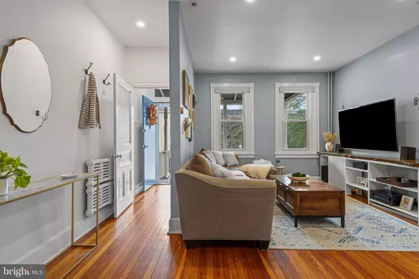 Philadelphia, PA 19118,117 W GRAVERS LN