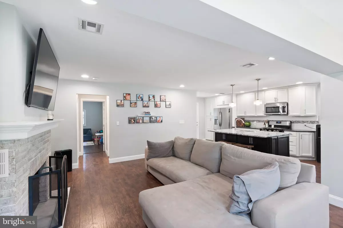 Bayville, NJ 08721,609 MAIN ST