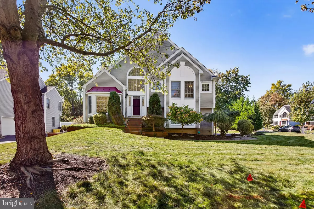 Hopewell, NJ 08525,17 ELM ST