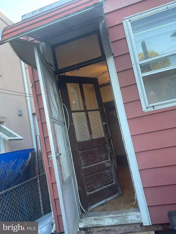 Philadelphia, PA 19134,2557 E MADISON ST