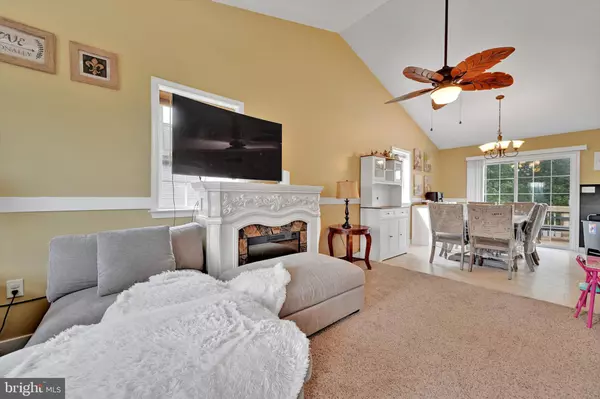 New Holland, PA 17557,113 WINDSOCK WAY