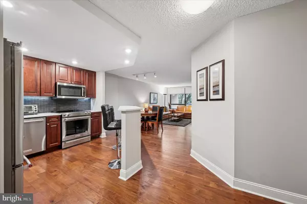 Philadelphia, PA 19106,233 S 6TH ST #305D