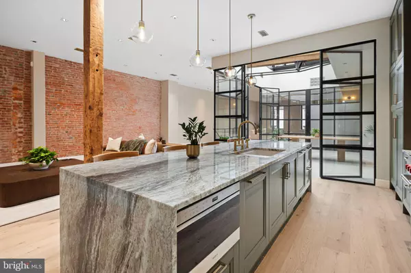 Philadelphia, PA 19103,2017 SANSOM ST