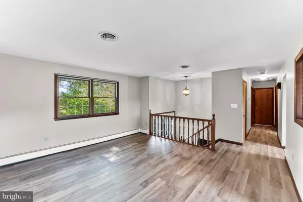 Oxford, PA 19363,350 RONEYS CORNER RD