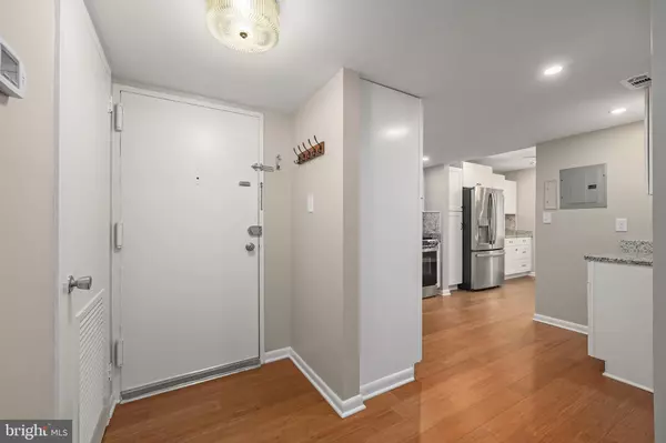 Reston, VA 20190,1405 NORTHGATE SQ #22B