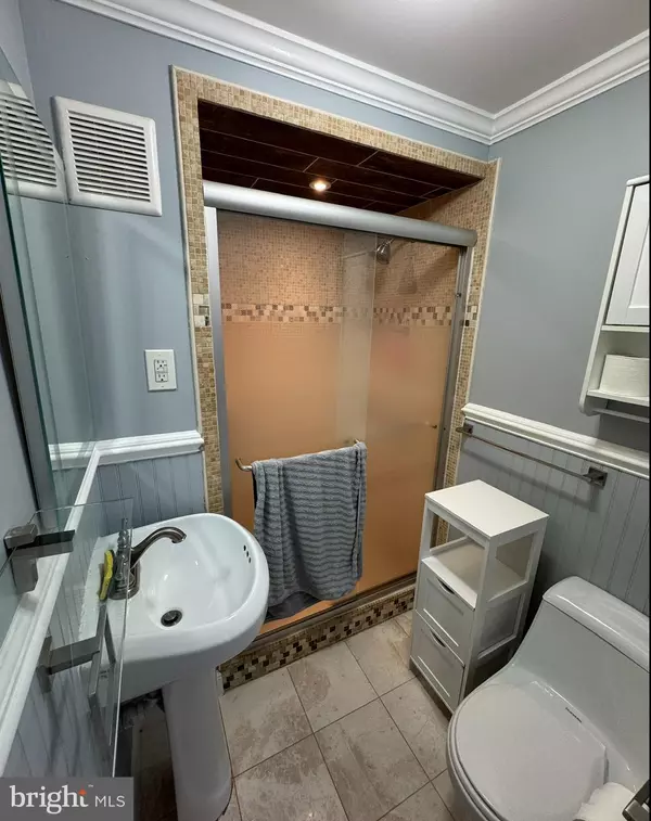 Philadelphia, PA 19120,422 E CHELTENHAM AVE