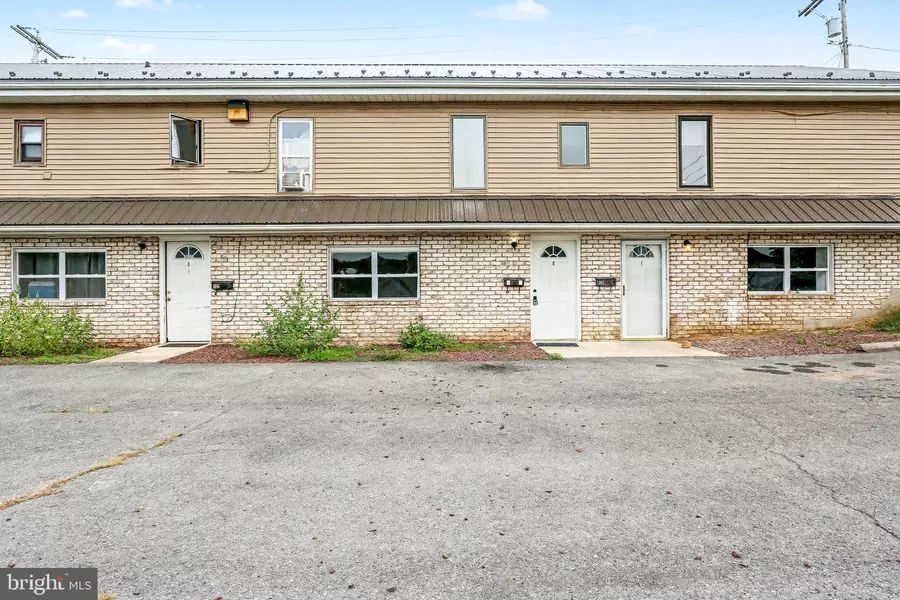 11 N CHESTNUT ST #D, Dillsburg, PA 17019