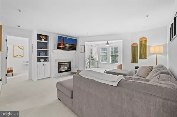 Fairfax, VA 22033,12229 FAIRFIELD HOUSE DR #206