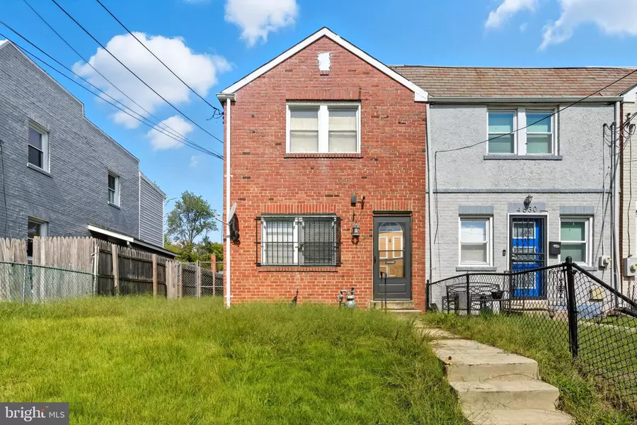 4628 HANNA PL SE, Washington, DC 20019