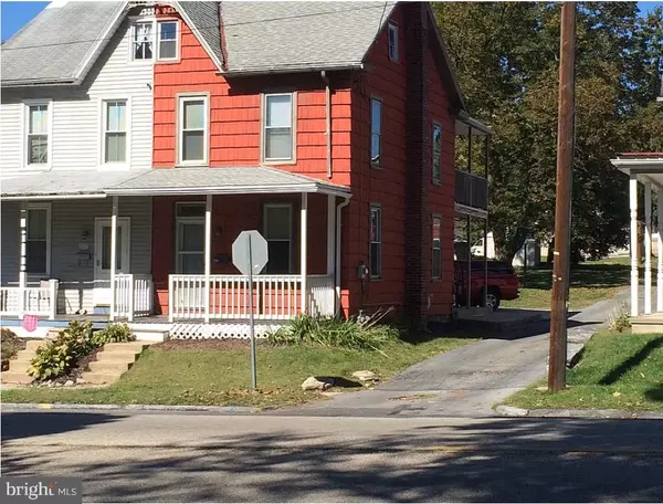 439 E MAIN ST, Annville, PA 17003
