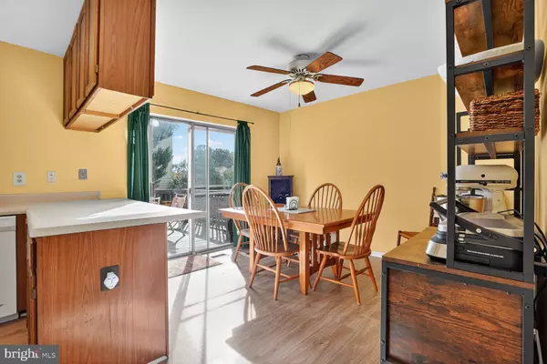 Herndon, VA 20171,3350 STONE HEATHER CT