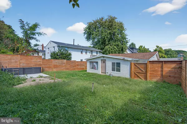 Arlington, VA 22204,2136 S MONROE ST