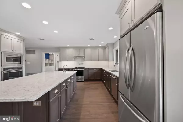 Allentown, PA 18103,871 ROBIN HOOD DR