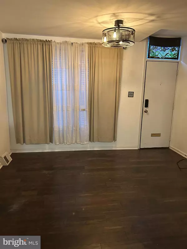 Philadelphia, PA 19146,2712 SEARS ST