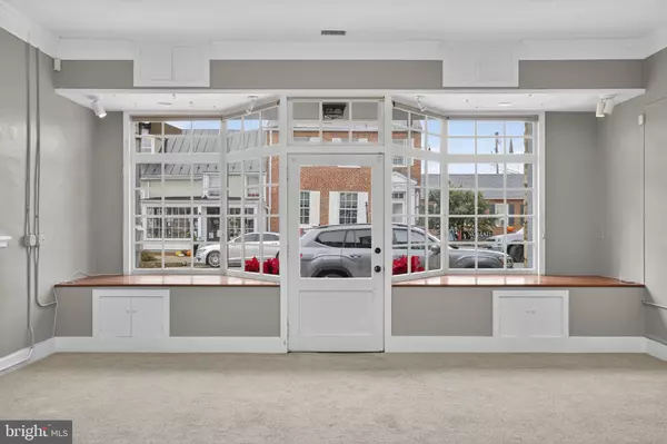 Middleburg, VA 20117,13 & 15 S MADISON ST S