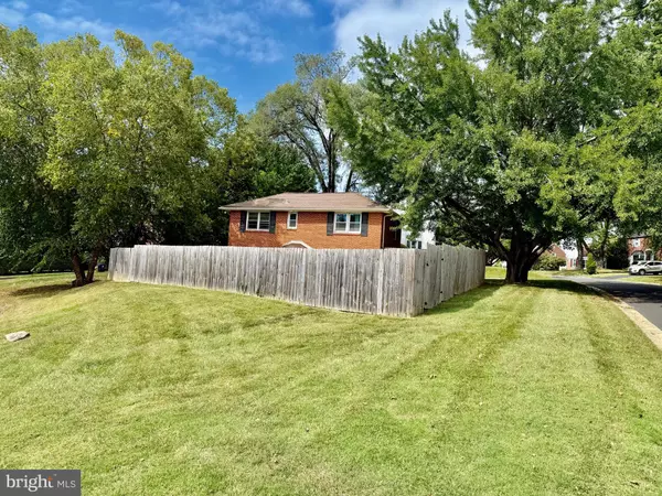 Wilmington, DE 19809,11 WOODSWAY RD