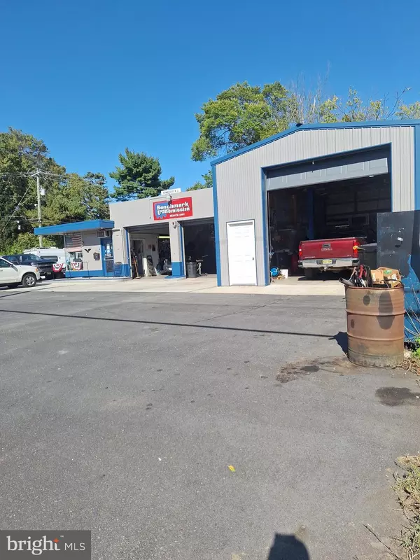 Pennsville, NJ 08070,406 S BROADWAY