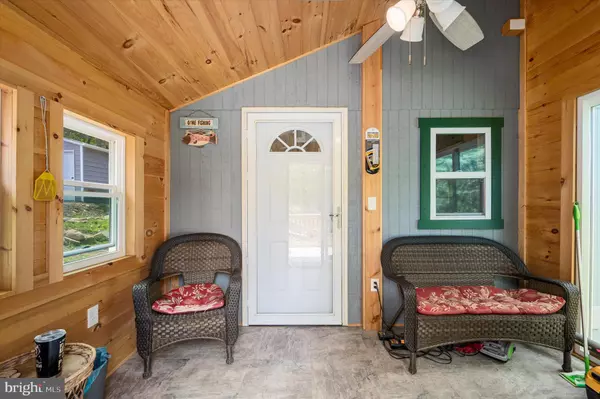 Augusta, WV 26704,14 JOHNS RD