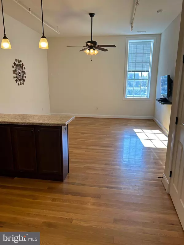 Winchester, VA 22601,302 N CAMERON ST #203