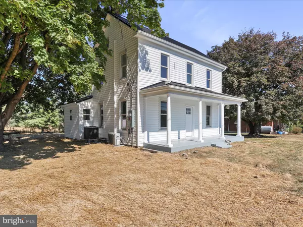 Falling Waters, WV 25419,3223 GRADE RD