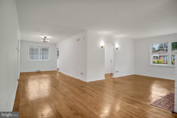 Mechanicsburg, PA 17055,114 E MAPLEWOOD AVENUE