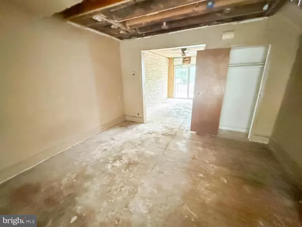 Philadelphia, PA 19119,306 E UPSAL ST