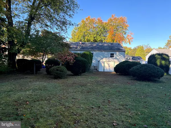 Warminster, PA 18974,1127 OAK LEAF LN