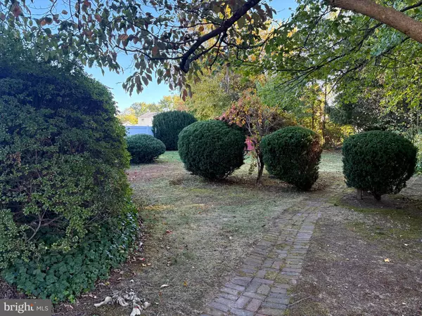 Warminster, PA 18974,1127 OAK LEAF LN