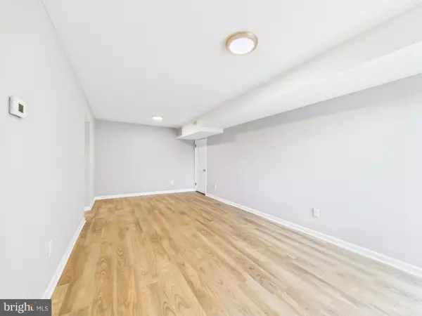 Arlington, VA 22206,3404 25TH ST S #34
