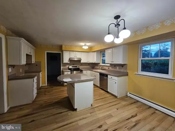 Conshohocken, PA 19428,1004 ASPEN CT