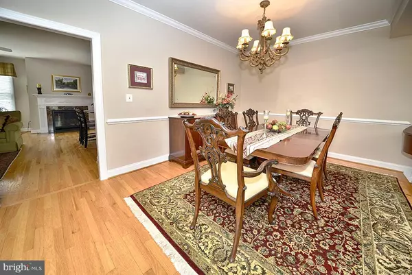 Vienna, VA 22181,2702 PEMBSLY DR