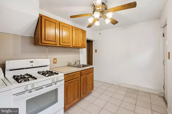 Philadelphia, PA 19130,2426 ASPEN ST