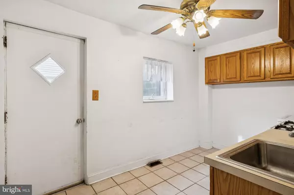 Philadelphia, PA 19130,2426 ASPEN ST