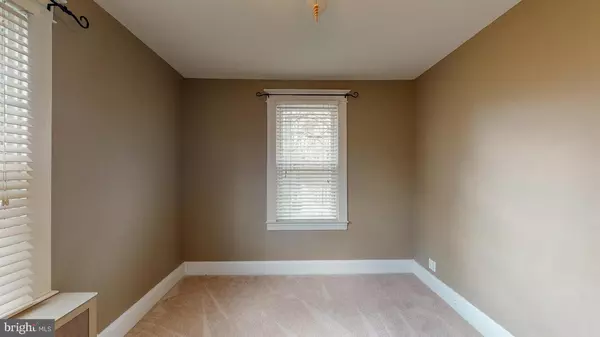 Baltimore, MD 21206,121 W ELM AVE