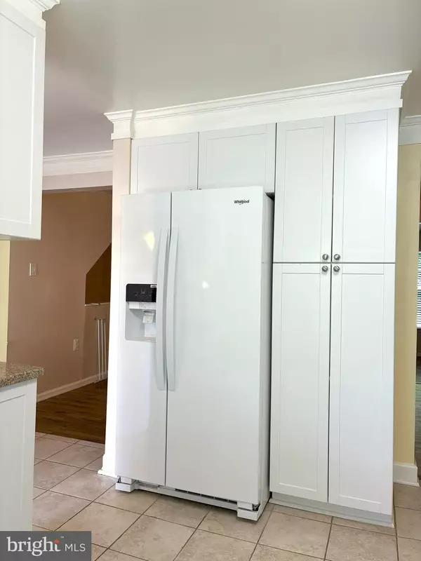 Burke, VA 22015,10053 CHESTNUT WOOD LN