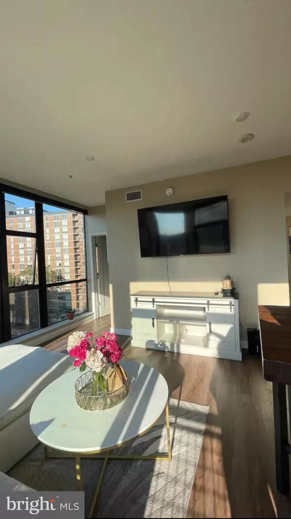 Silver Spring, MD 20910,1320 FENWICK LN #802