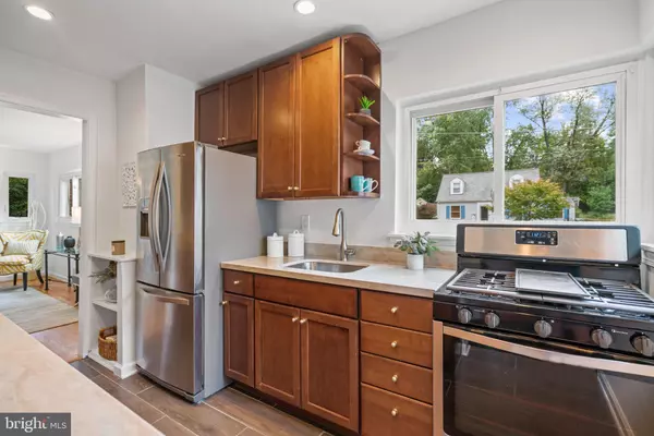 Kensington, MD 20895,3013 FERNDALE ST