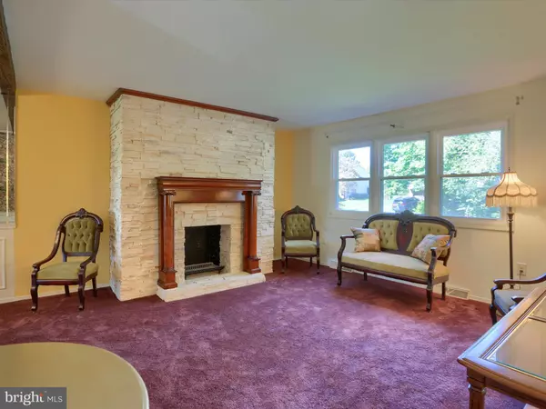 Mechanicsburg, PA 17055,421 FAIRWAY DRIVE