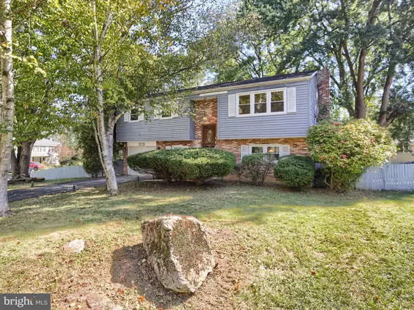 Mechanicsburg, PA 17055,421 FAIRWAY DRIVE