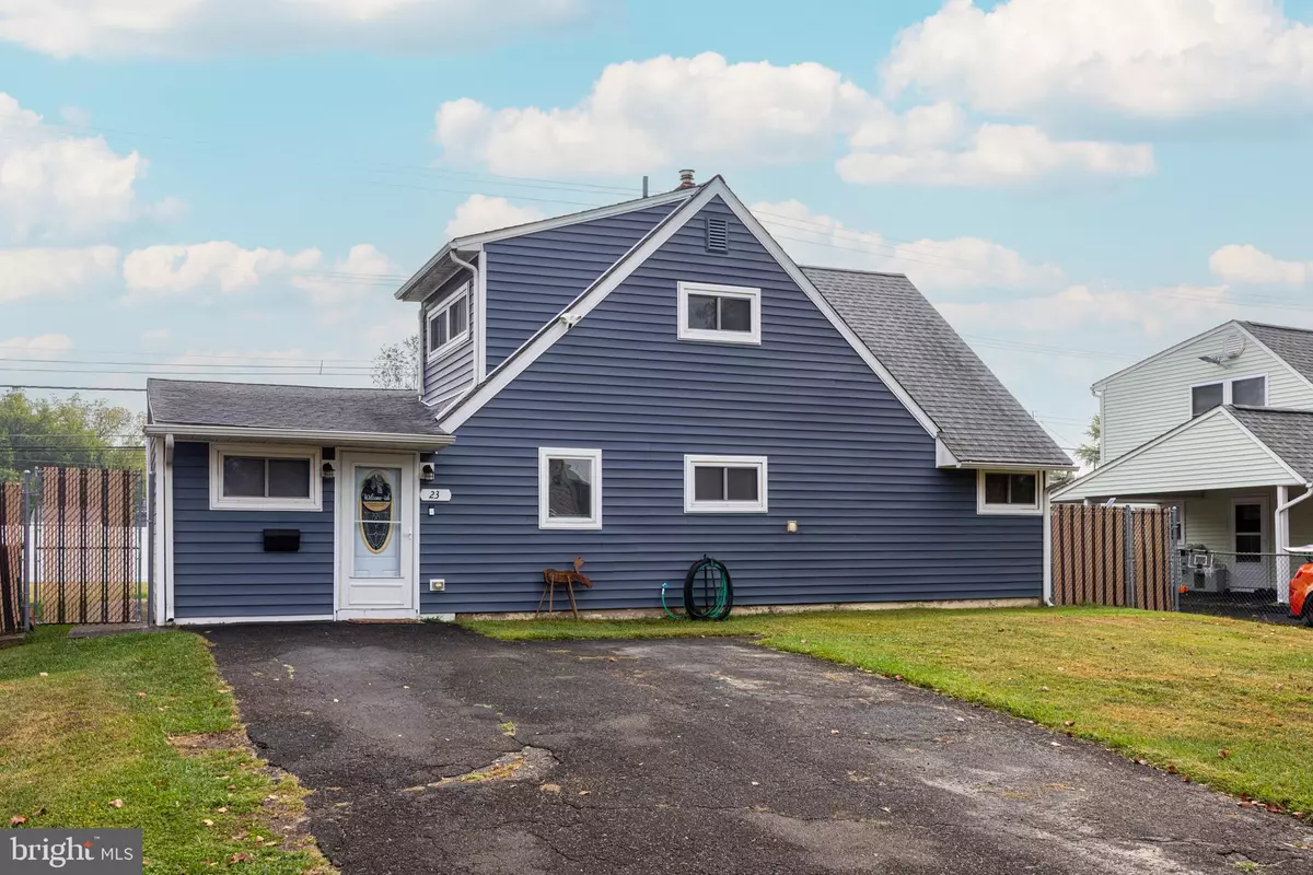 Levittown, PA 19055,23 CRABTREE DR