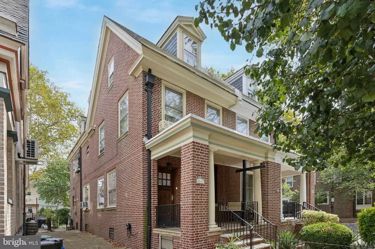 Philadelphia, PA 19145,2433 S 21ST ST