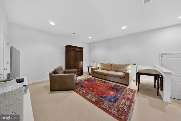 Brambleton, VA 20148,22796 BREEZY HOLLOW DR