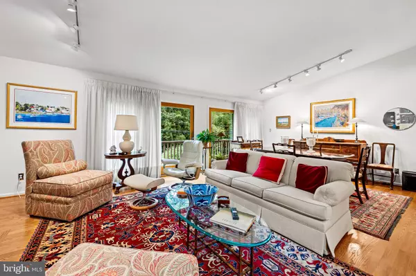 Baltimore, MD 21204,607 W CHESAPEAKE AVE