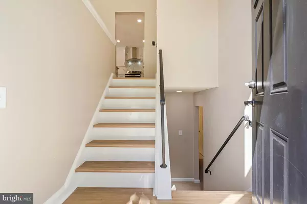 Gaithersburg, MD 20878,10 MELMARK CT