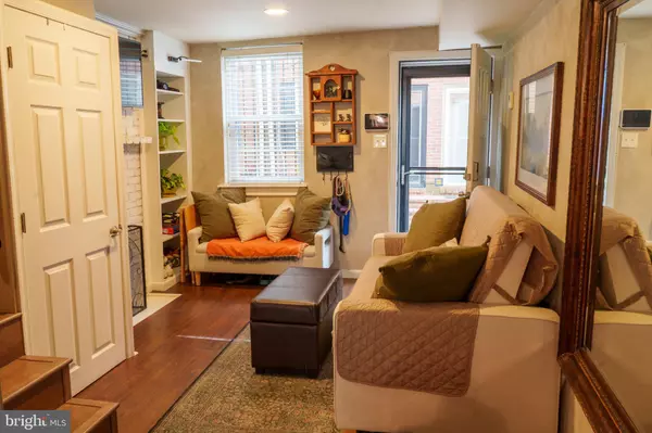 Philadelphia, PA 19147,833 KATER ST
